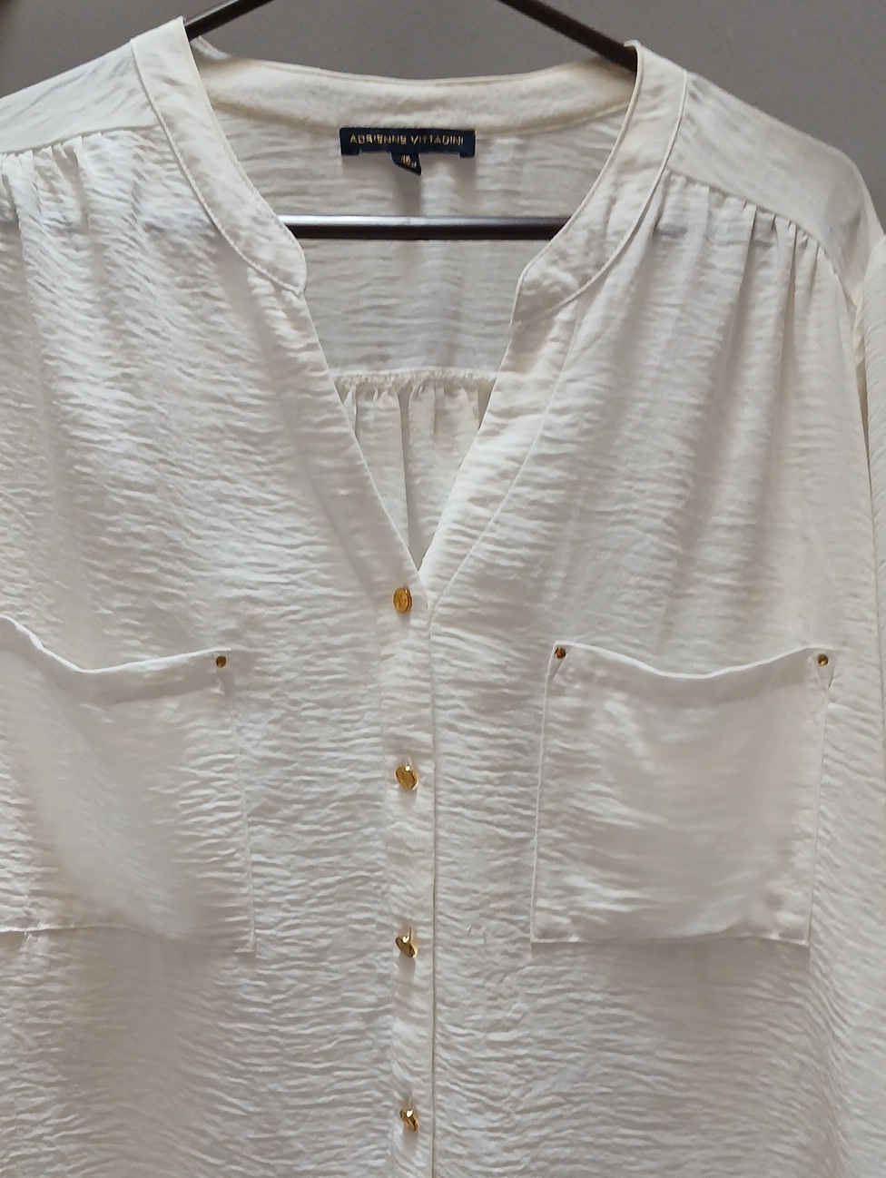 Adrienne Vittadini Cream Textured Top With Navy Label